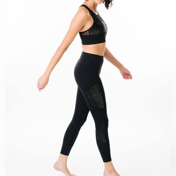 ZYIA Black Cuffed Mirage Mid-Rise 7/8 Leggings - Picture 1 of 11